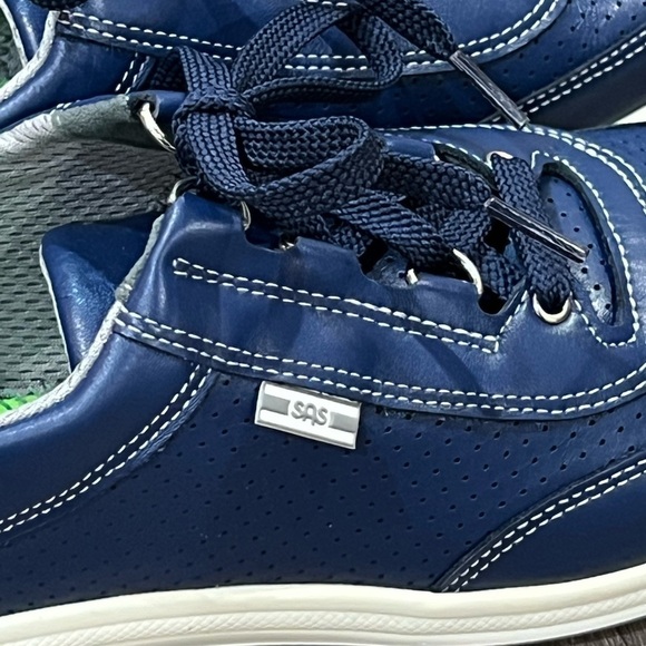 $210 New SAS 9.5 Narrow Women’s Sporty Lux Lace Sneaker Leather Navy Shoe - Picture 4 of 11
